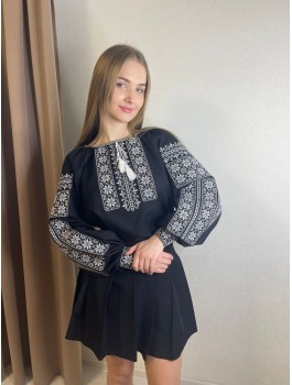  Вишиванка жіноча чорна, машинна вишивка хрестиком ы гладдю. Домоткане полотно, льон або габардин