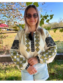  Вишиванка жіноча біла, машинна вишивка хрестиком. Домоткане полотно