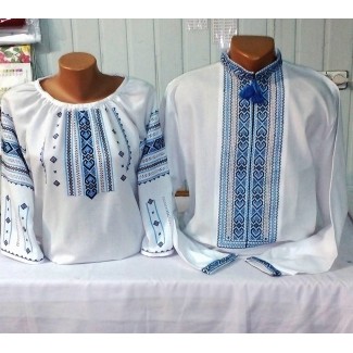  Пара вишиванок білих, чоловіча і жіноча, ручна вишивка хрестиком. Домоткане полотно