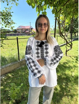  Вишиванка жіноча біла, машинна вишивка гладдю. Домоткане полотно