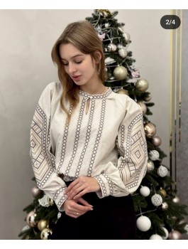  Вишиванка жіноча біла, машинна вишивка хрестиком і гладдю. Домоткане полотно або льон