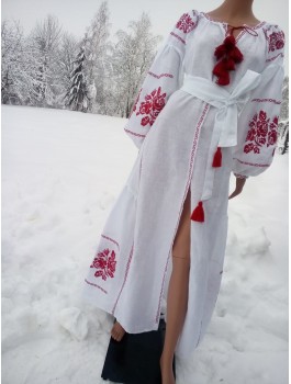 Сукня вишита біла, машинна вишивка хрестиком. Домоткане полотно або льон