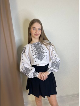  Вишиванка жіноча біла, машинна вишивка хрестиком. Домоткане полотно